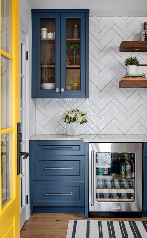 butlers pantry with wet bar designed by Michelle Berwick